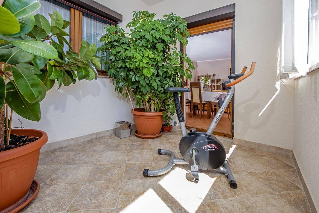Apartments Karmen ロヴィニ エクステリア 写真
