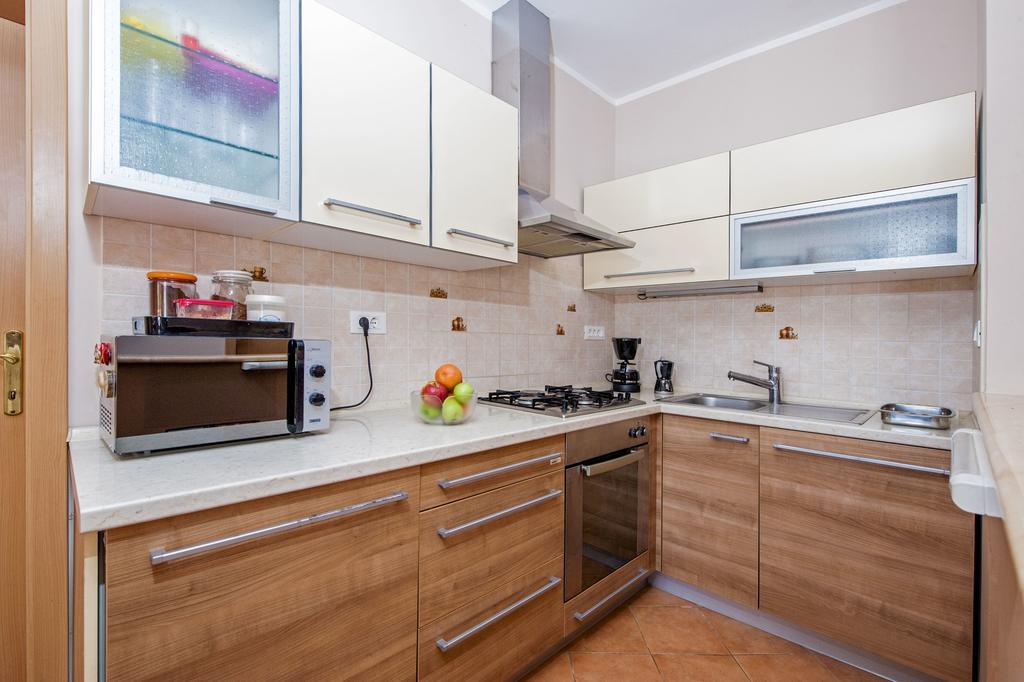 Apartments Karmen ロヴィニ エクステリア 写真